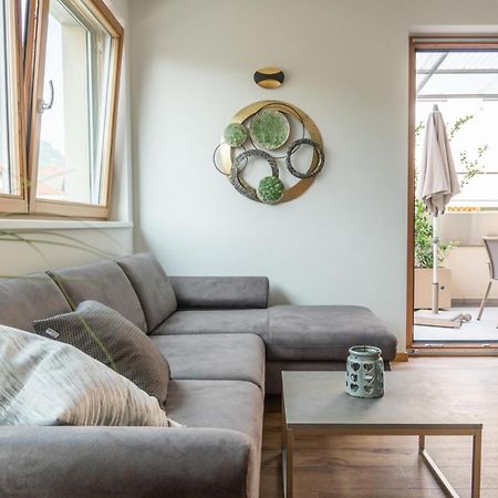 Ferienwohnung Mit Garage, Fahrradraum Und Sehr Grosser Sonnenverwoehnten Terrasse Lagundo Eksteriør billede