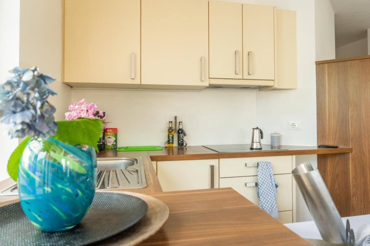 Ferienwohnung Mit Garage, Fahrradraum Und Sehr Grosser Sonnenverwoehnten Terrasse Lagundo Eksteriør billede