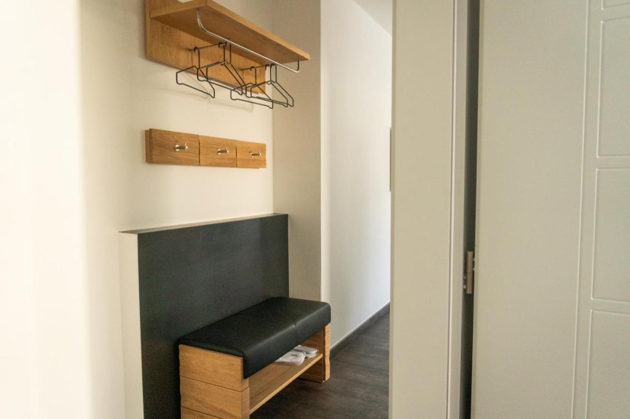 Ferienwohnung Mit Garage, Fahrradraum Und Sehr Grosser Sonnenverwoehnten Terrasse Lagundo Eksteriør billede