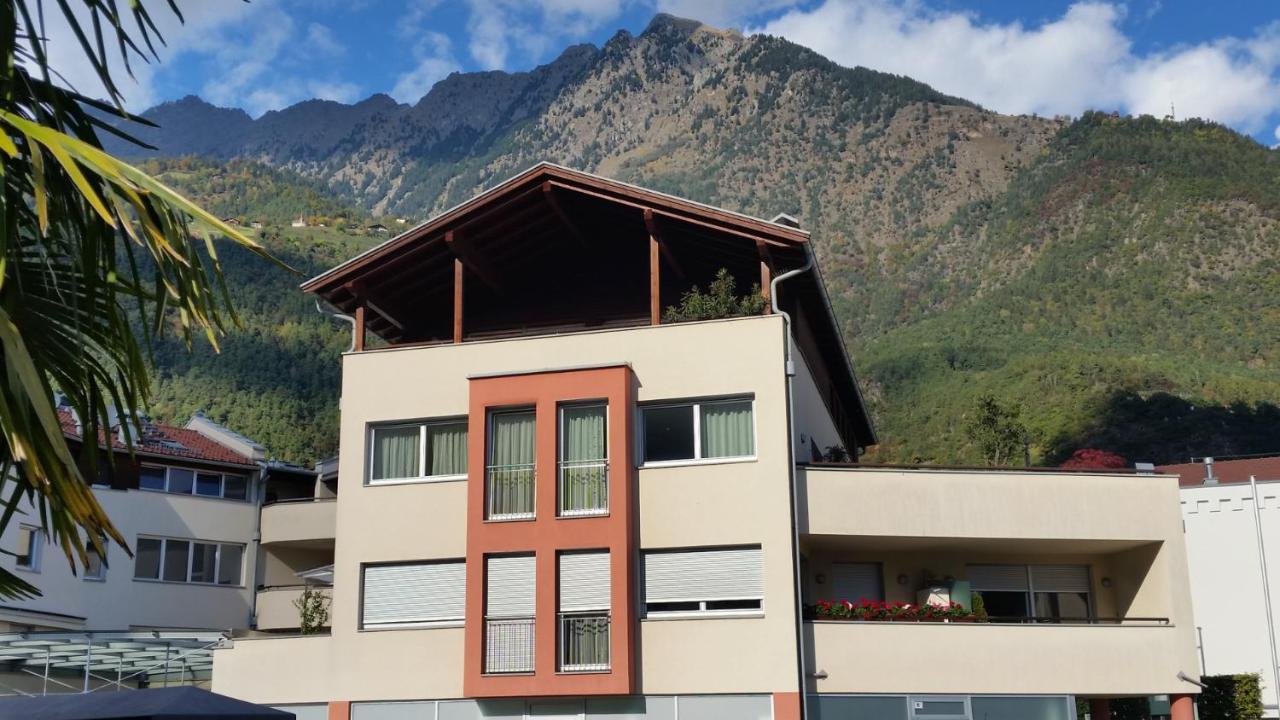 Ferienwohnung Mit Garage, Fahrradraum Und Sehr Grosser Sonnenverwoehnten Terrasse Lagundo Eksteriør billede